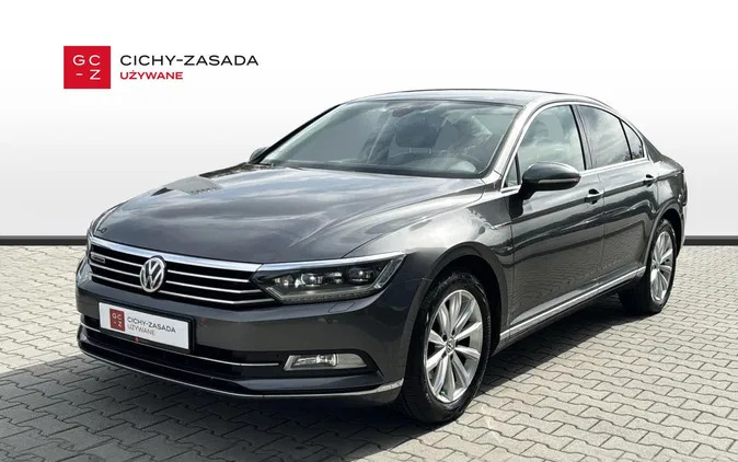 małopolskie Volkswagen Passat cena 78690 przebieg: 154544, rok produkcji 2015 z Głubczyce